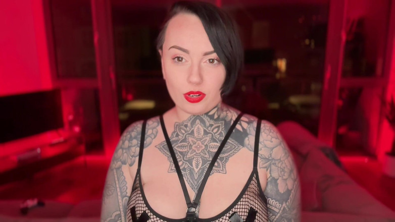 Miss Valentina: Пытка члена и яиц