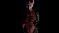 MusclesCigarsFFPig: Een vader die met zijn tepels speelt en zijn pijp...