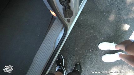 Miley Weasel: Sarışın hatun açık havada götünü sikiyor!