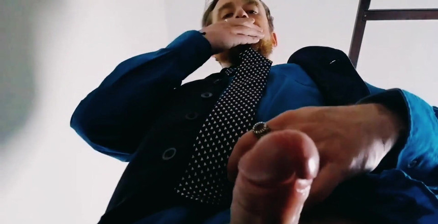 Dirty Talking Guy: На коленях, жду меня