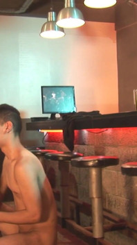 Roztomilá 18letá žena ošukaná bez kondomu Raw od nevlastního otce