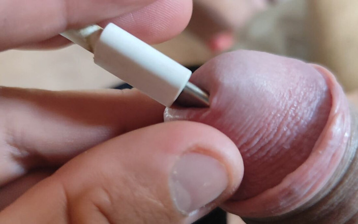 Straight Daddy Club: Homemade Stimulator Shoots Electric Shock in the Glans.