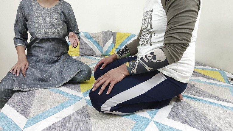 Hornycouple149: 알몸의 배다른 여동생