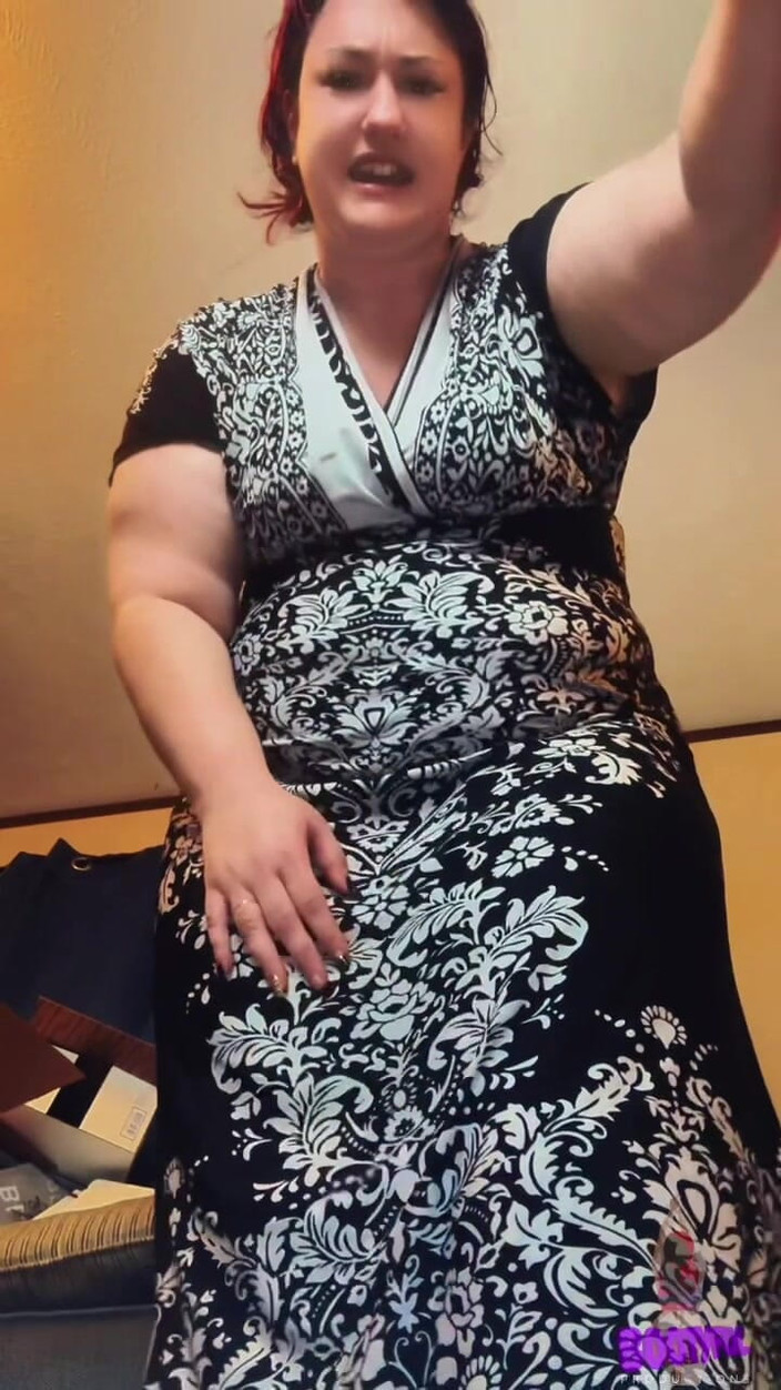 BellaBlast: Lik mijn reet, teef Joi