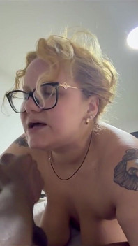 Un mic sex oral pentru propria mea plăcere
