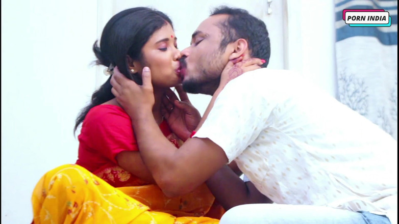 Porn India Studio: Una bella coppia arrapata scopa duramente