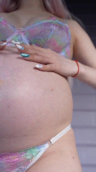 9 měsíců těhotné břicho je hlad. Škádlení a zblízka