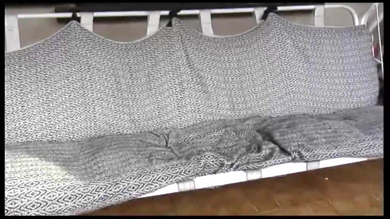 Muschi movie official: तीन पुरुष एक साथ उसके लिए दैनिक है