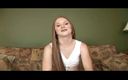Crispy Teens: Gorąca nastolatka z soczystą dupą zerżnięta na kanapie