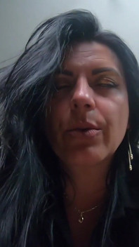 Gescheurde panty'slet Joi. Dildo rijden, poesje slaan en drievoudige orgasme speelgoedsessie