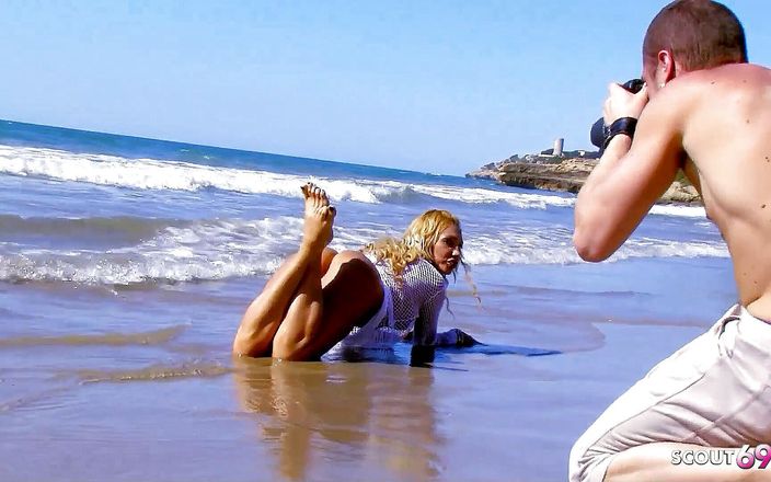 Full porn collection: 性感的金发熟女姜屁股在海滩拍摄时性交