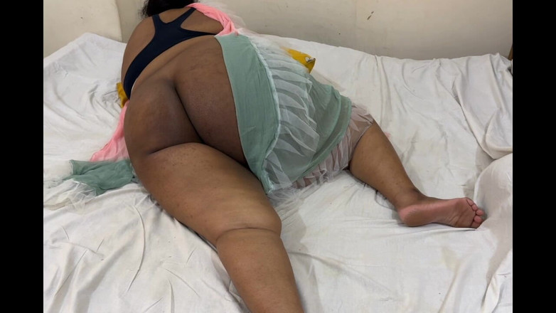 Your Boy's Cum: Sexy indický bhabhi s velkým zadem