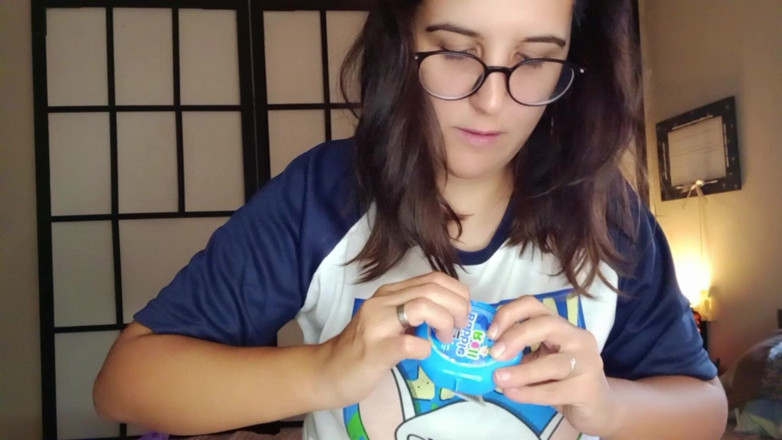 Bunny Looner: Trying Big Bubbles with Bubblegum Roll - Bunny Looner
