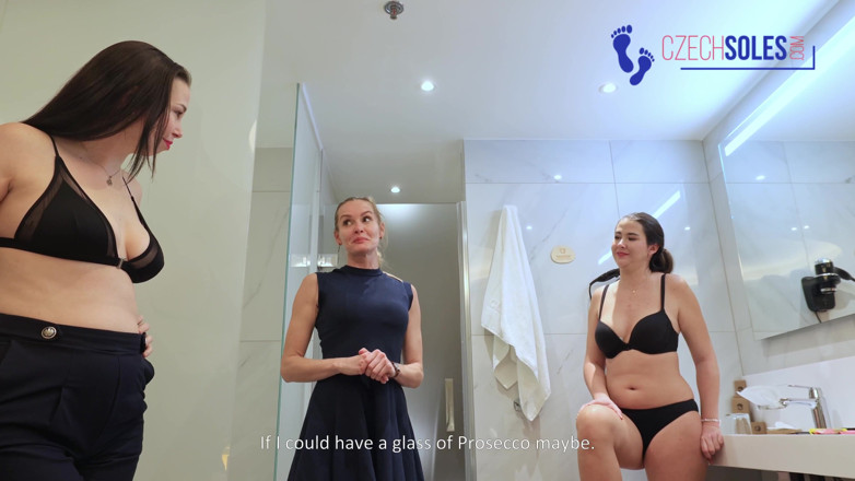 Czech Soles - foot fetish content: Sclav picioare pentru 3 gagici