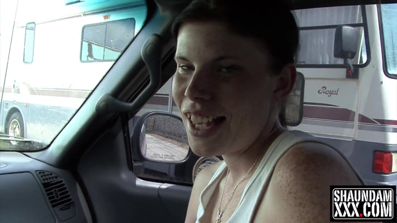 Shaundam: Holly lane lutschte meinen schwanz in meiner F-150