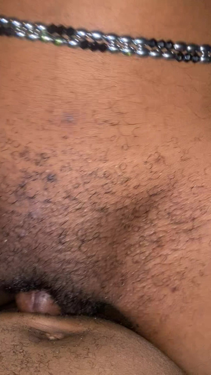 DivaHouz: 자지 POV에 큰 클리토리스와 Cresmy 젖은 십대 보지를 갈아주는 섹시한 핫한 아프리카 흑누나 Browngurl234