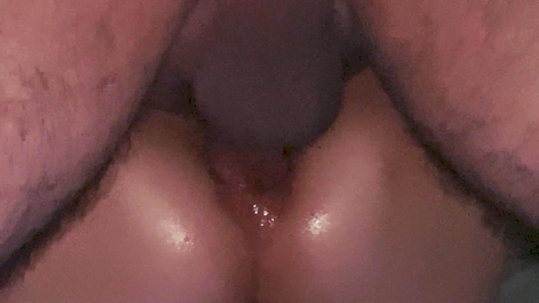 Jollyfuckingoldman: A milf ao lado abre as pernas parte 12