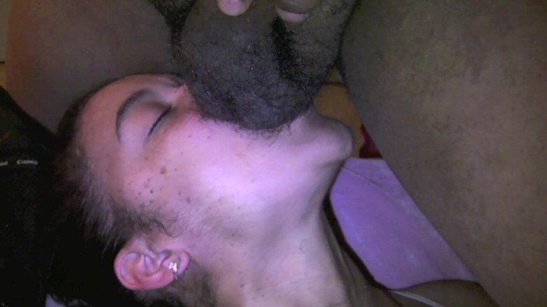 Real Amateur Sluts: Pytlování čaje a polykání spermatu!