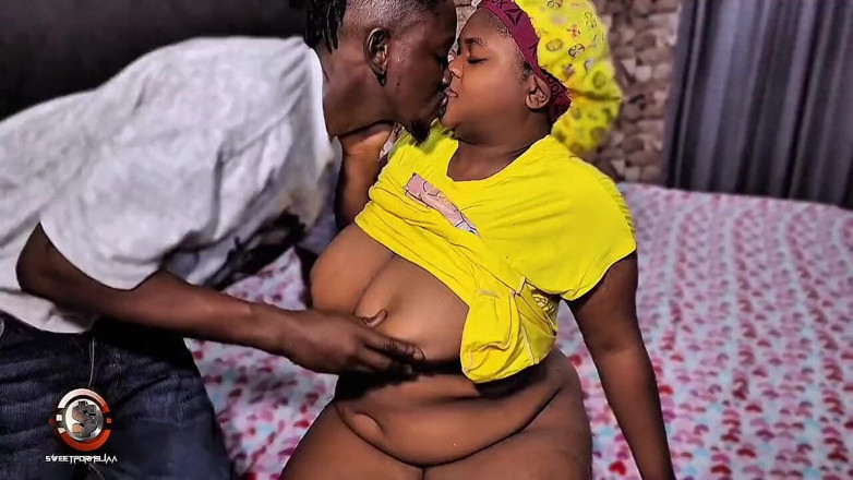 Tusweet9ja: 气球奶子 presh 操了一个帮助她的陌生人