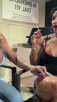 Smokin Hotdebra Dandre a Kandy cigaretová přestávka
