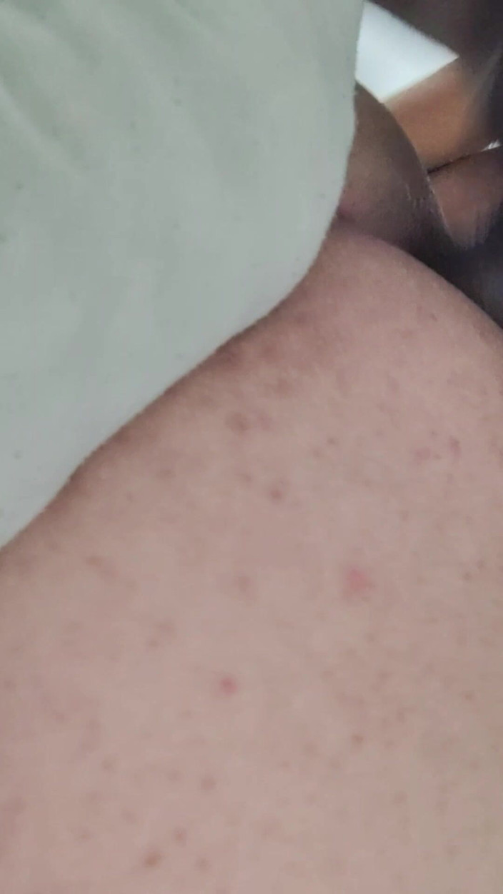 Angy Bisexperiences: Ho trovato un video anale nel telefono del mio cornuto