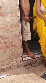 India ama de casa folla al aire libre con vecino cuñado