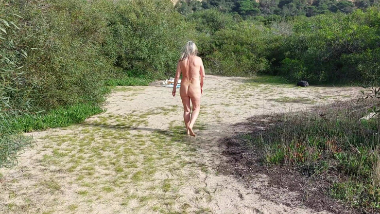 martinawest: ¡la Abuela Es Nudista!