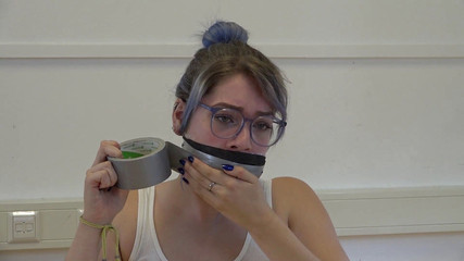 Restricting Ropes: Dávení se ponožkami zblízka