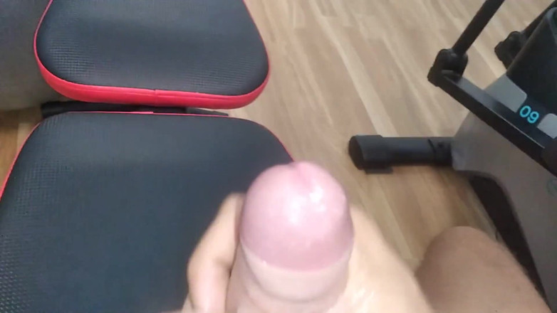 Elvissc: The Dick Man Jerks off Hard at the Gym and...