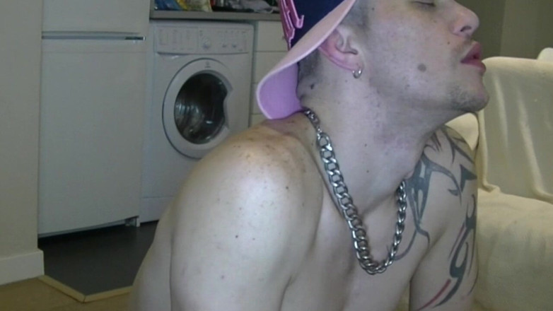 Jess Royan XXX: Una troia offre il suo buco al succo