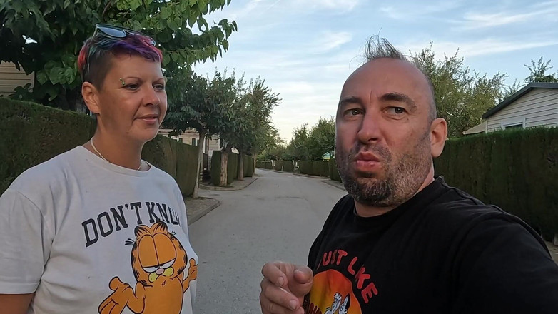 bekycarril: In Una Strada Pubblica Condivisione Reciproca Di Un Cubo Di...