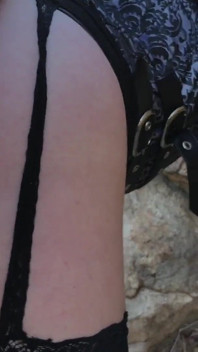 バービーエラとFlygarは愛を見つける