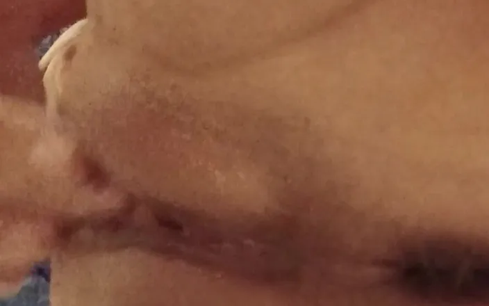 Lesbian-candys: I Masturbate My Wet, Tight Pussy to Orgasm