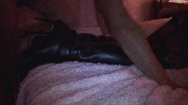 Julie Cunningham: 젖탱이를 가지고 핑거링하는 18세 소녀