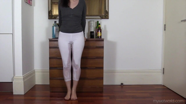 Faye Taylor: Kencing legging tembus tanganku