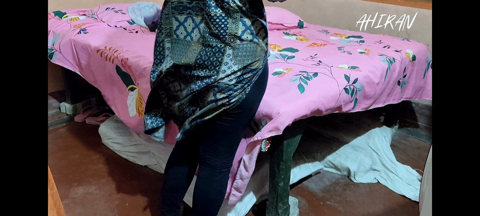 Aahan Ahiran: 德西女王女孩被她的丈夫操逼