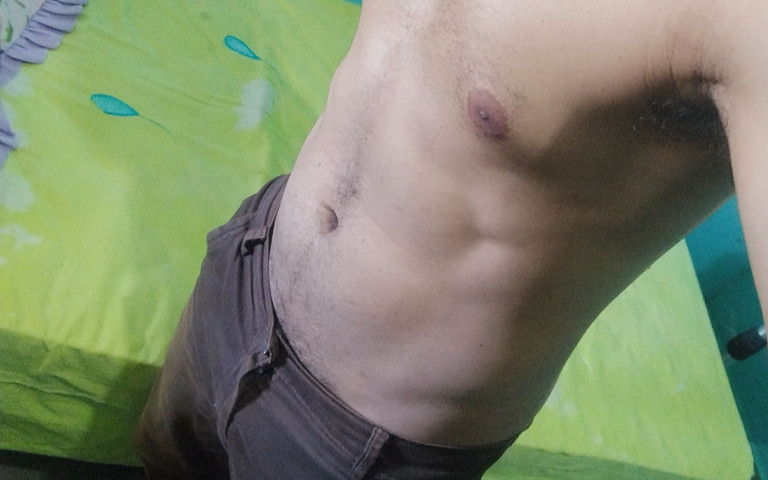 Young Man Making a Hot Squirt (Rey Oli)