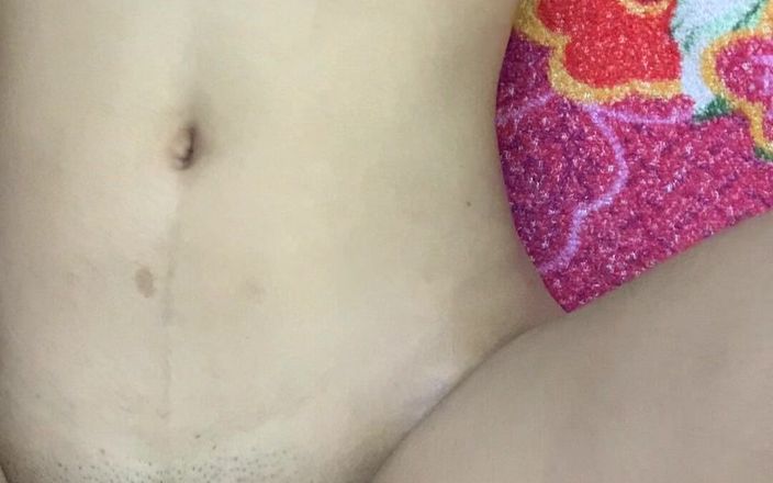 Komal sexy studio: Une bombasse yoga à forte poitrine suce et chevauche la grosse...