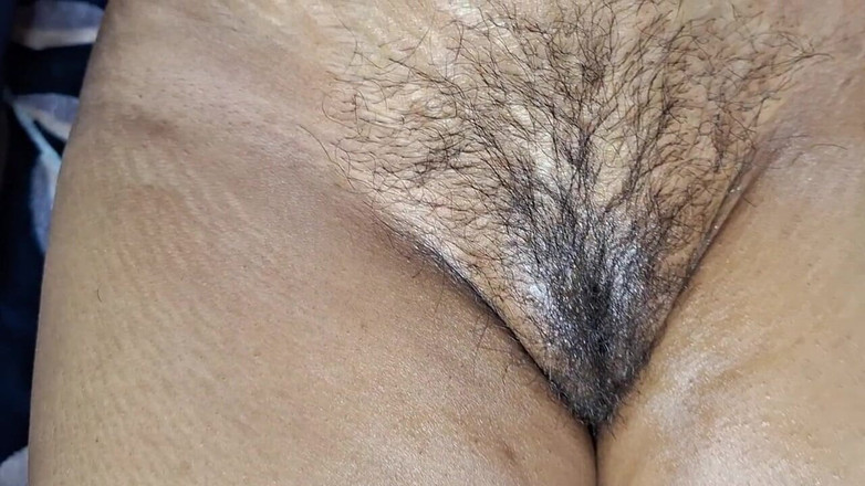 hot suman: Desi Chut și ulei de muștar aplicat pe vibrator cu ulei...