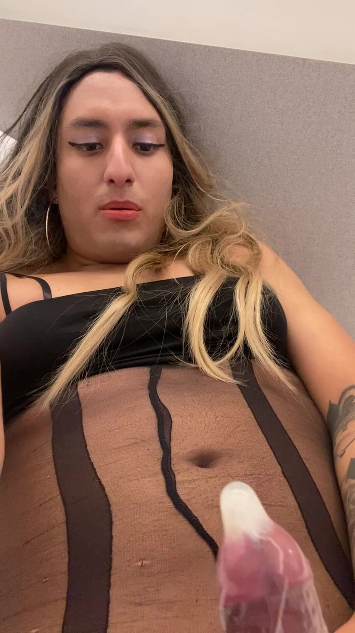 Natalia Valera: Je me masturbe et bois mon propre sperme