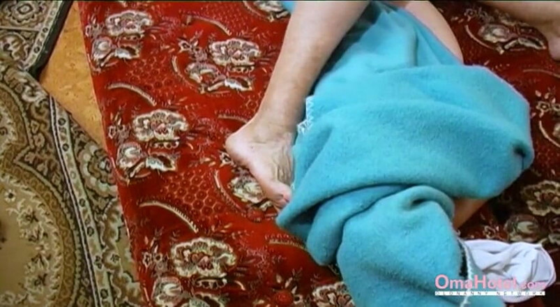 Old Nanny: Oma Hotel - Elfriede, action de mamie lesbienne après une séance...