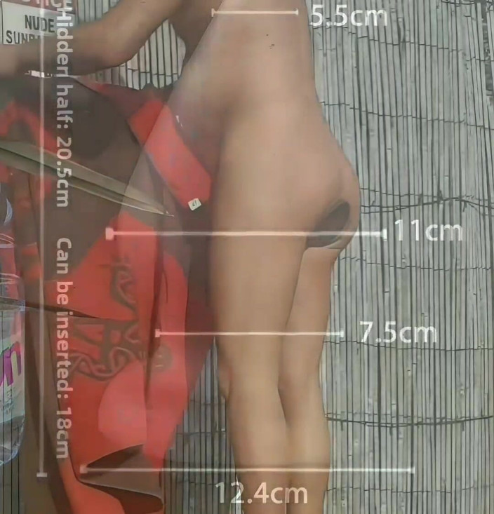 MaleModel: Jardinería desnuda y enorme plug anal