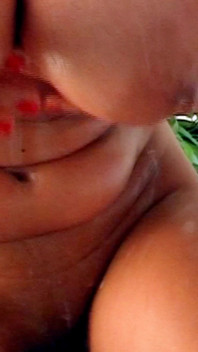Bea summer, baden in rot