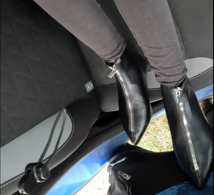 Mistressyammyboots: Ed altro divertimento in macchina