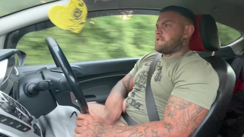 Andyleexxx: Horny Irish Fat Cock Gets His Dick Out and Cums...