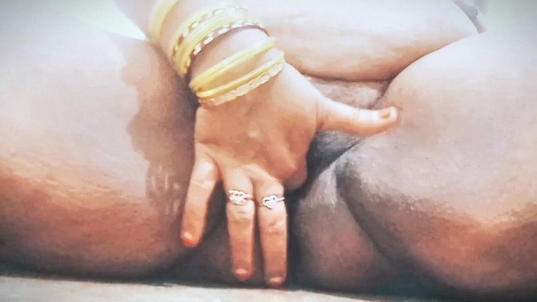 Pleasure couples ramp: Desi Bhabhi ukazuje své tělo svému příteli, který šuká zadek do...