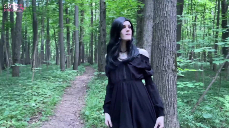 CutePinkUnicorn: Transgirl al aire libre la masturbación con corrida