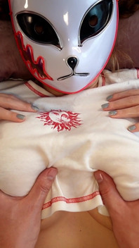 Fantezie hentai cu țâțe mari - un tip o fute între țâțe în timp ce se întinde. Lilykoti
