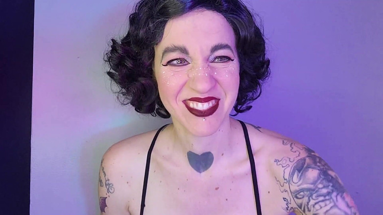 Geeky Femdom: Dovolená s tvou přítelkyní Futa