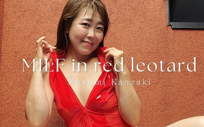 Mayumi Kanzaki: Milf en leotardo rojo